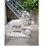 LEONE CON SFERA ALTEZZA 75 CM