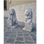 COPPIA DI LEONI CON STEMMA - immagine 11