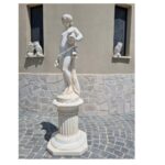 Statua modello venere acquaiola con colonna altezza 136 cm - immagine 5
