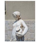 Statua modello venere acquaiola con colonna altezza 136 cm - immagine 9