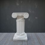 Colonna con capitello ionico altezza 77,5 cm