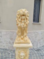 Coppia di statue leoni con colonna altezza 122 cm - immagine 7