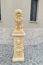 Coppia di statue leoni con colonna altezza 122 cm - immagine 2